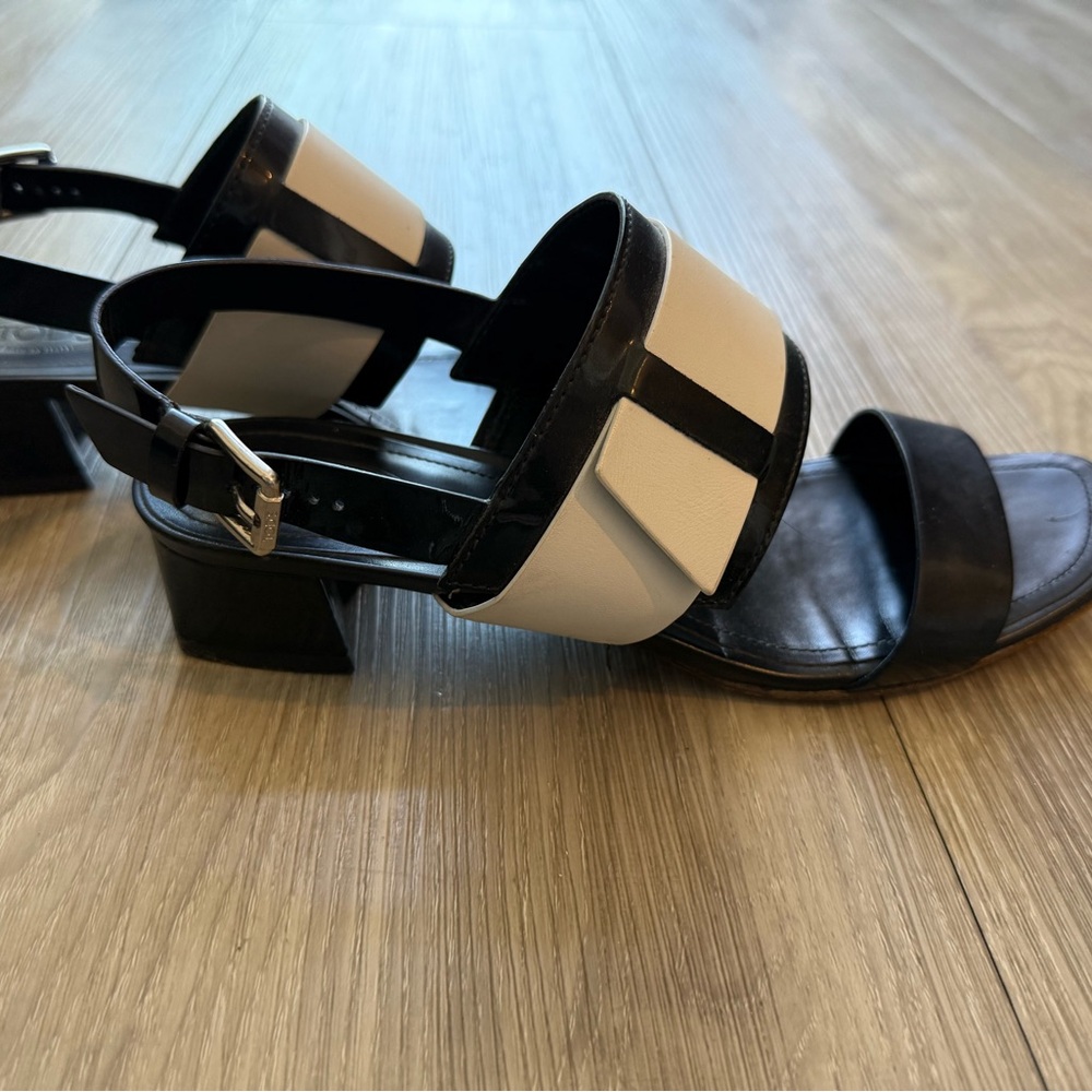 ♠️HP♠️ Tod’s Leather & Patent Leather Black and White Sandal = Size 38 - Picture 4 of 10